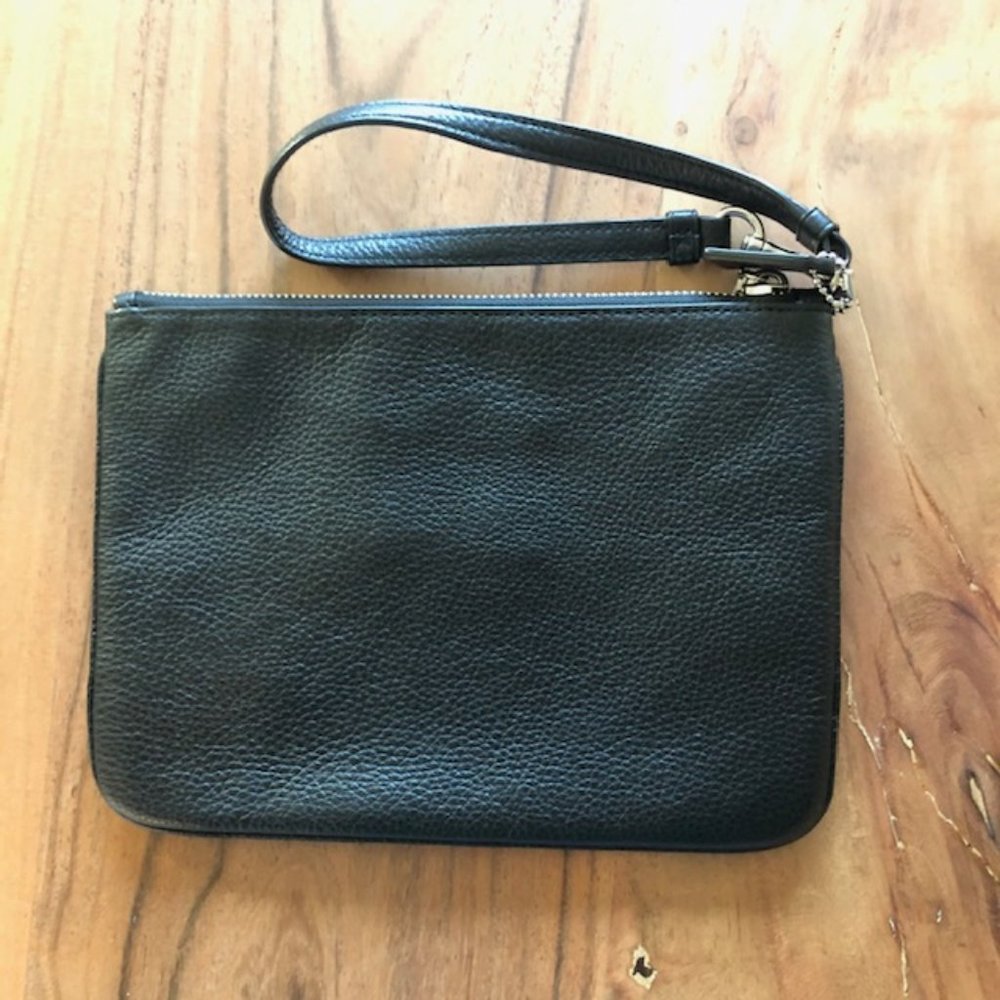 NWT Rare Limited Edition Leather Coach Marvel Gallery Pouch With Coach Bubble - Picture 3 of 4